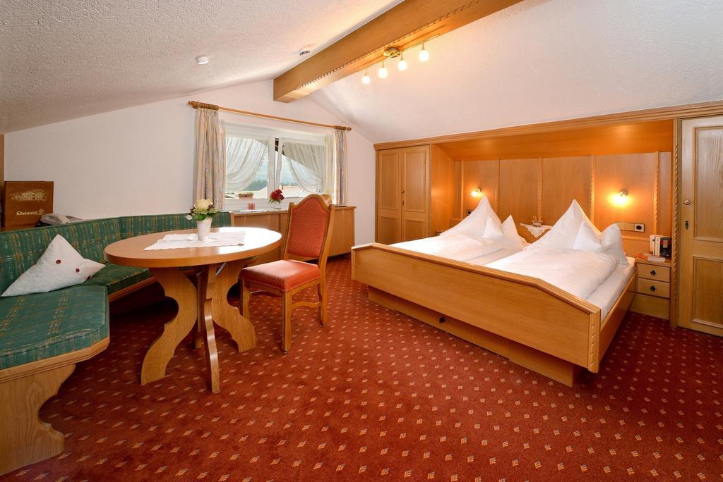 Edelweiss Garni Hotel