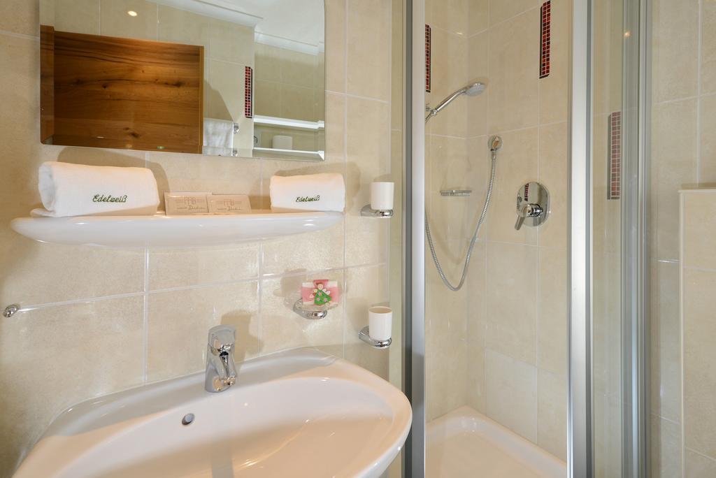 Edelweiss Garni Hotel Reit im Winkl