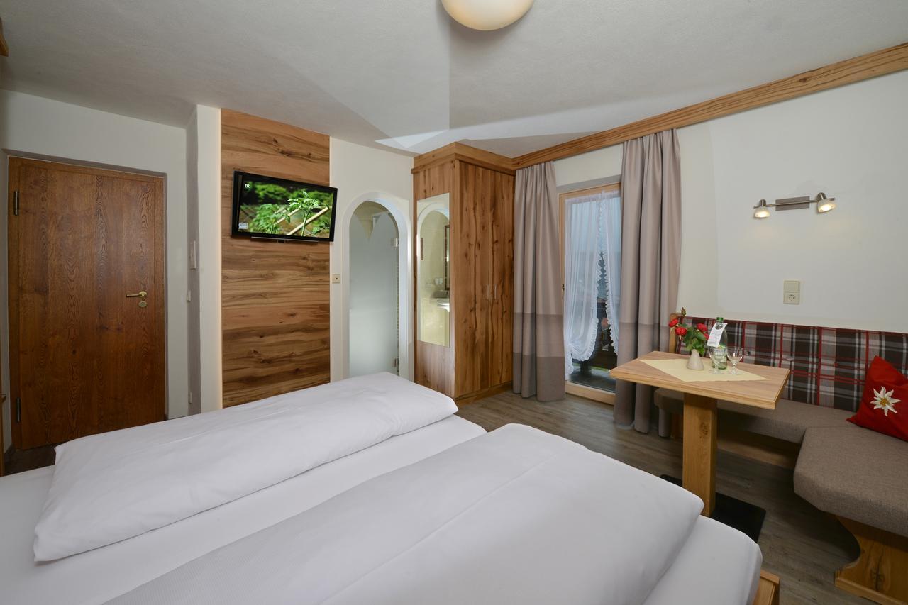 Edelweiss Garni Hotel