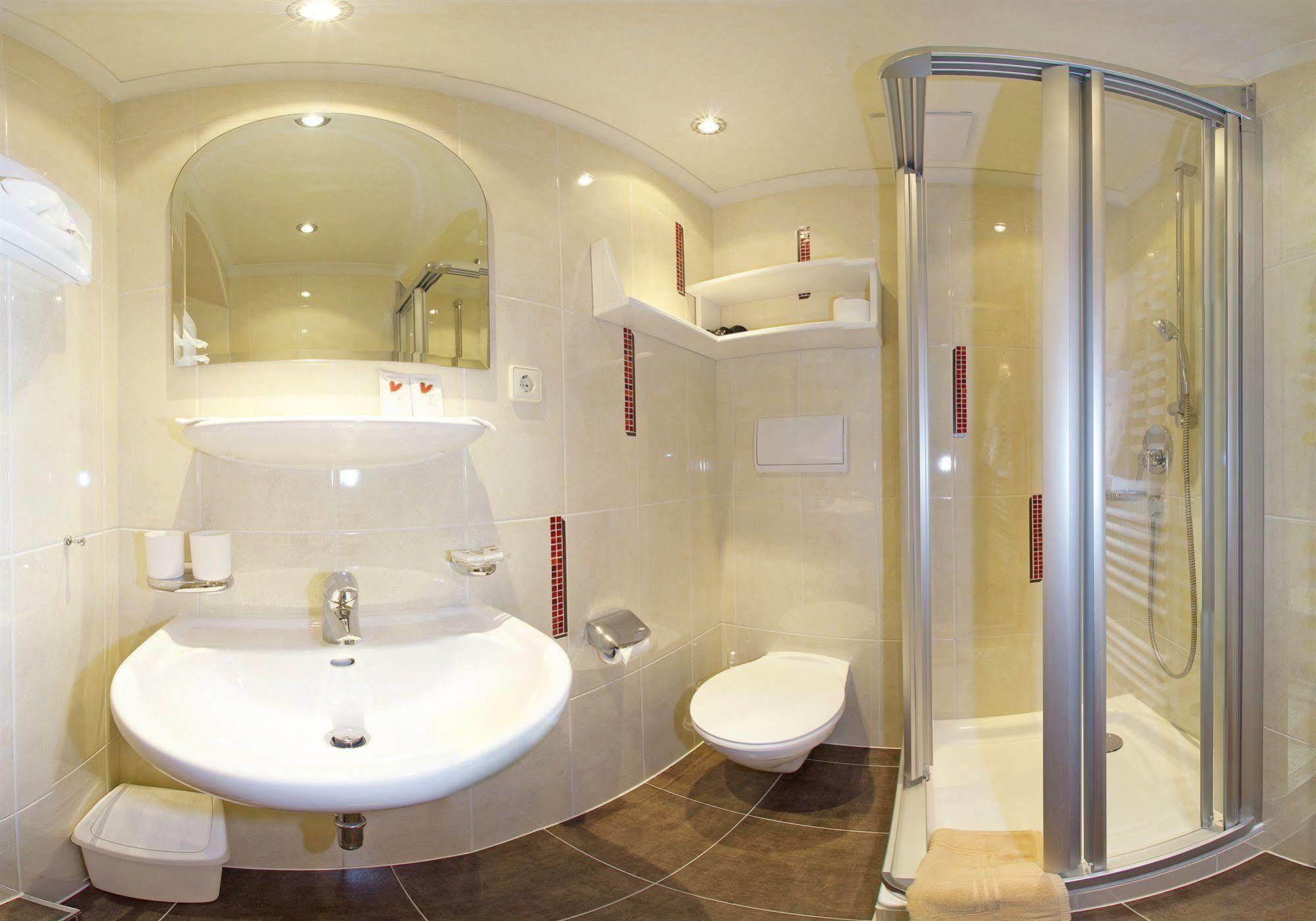 Edelweiss Garni Hotel