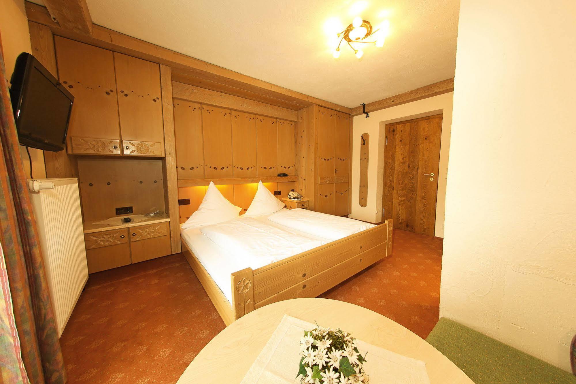 Hotel Edelweiss Garni Reit im Winkl