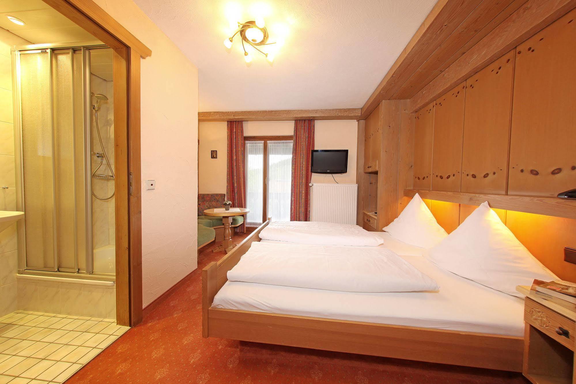 Edelweiss Garni 3*