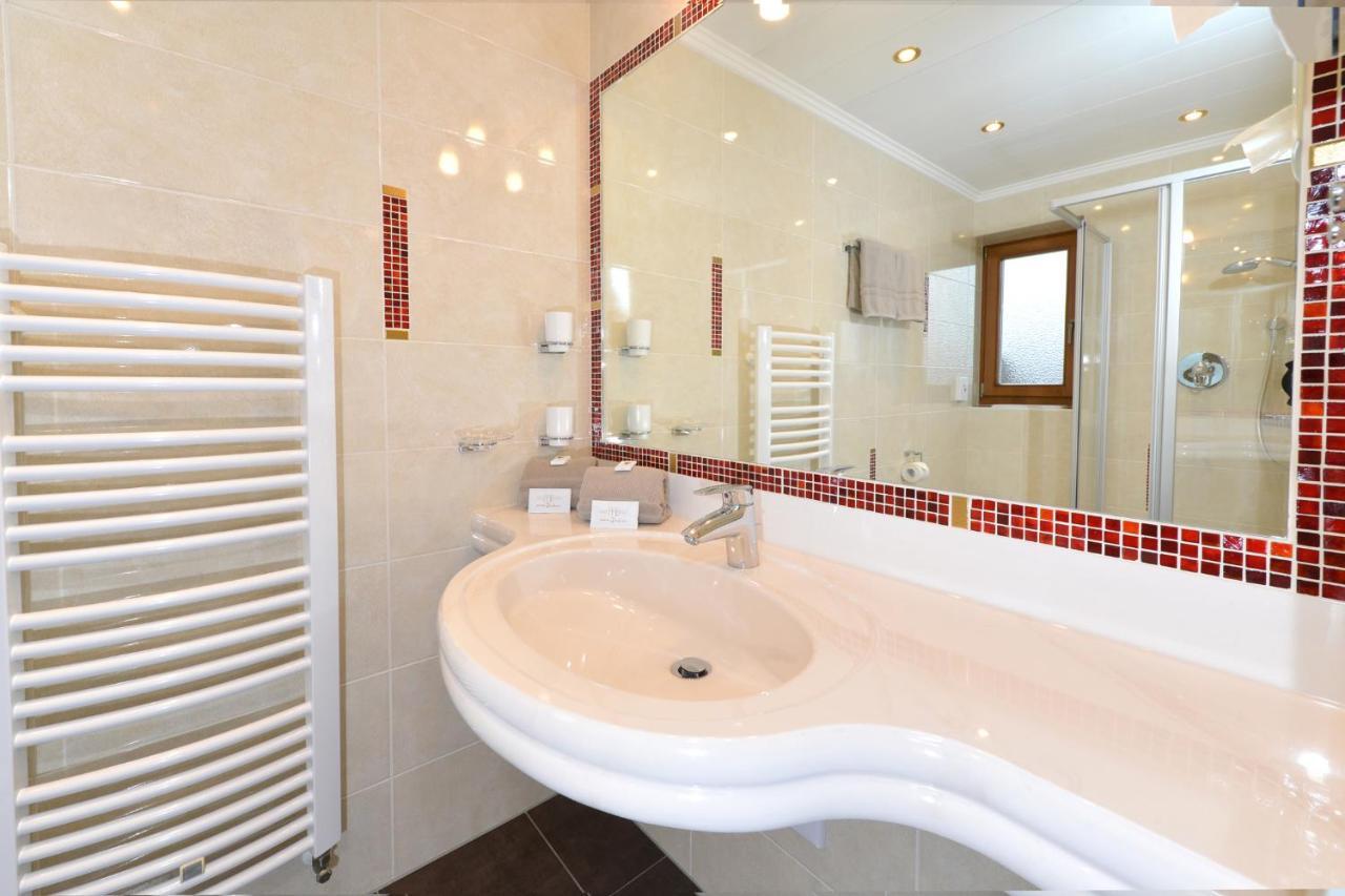 Edelweiss Garni Hotel