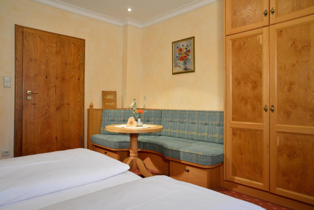 Edelweiss Garni Hotel 3*